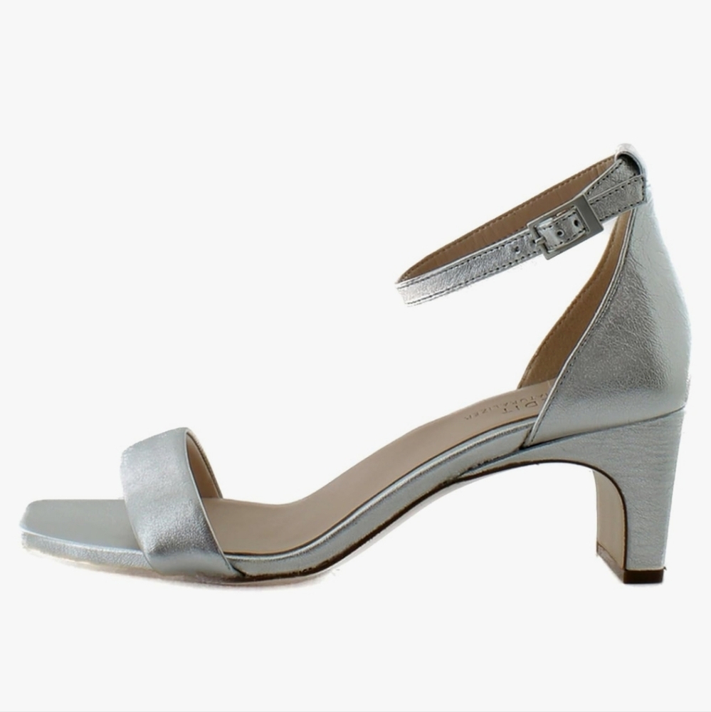 Naturalizer Silver Heels 9.5